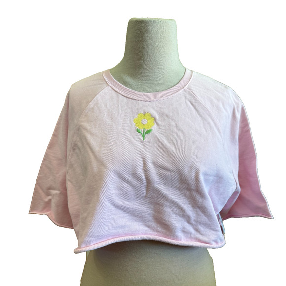 BP Pink Cropped Top Shirt Size XL NWT Embroidered Flower Detail - Picture 1 of 3